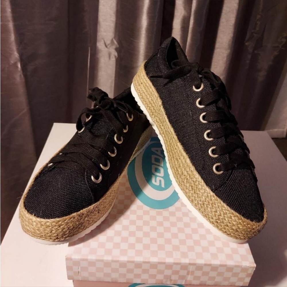 Brand new canvas shoes